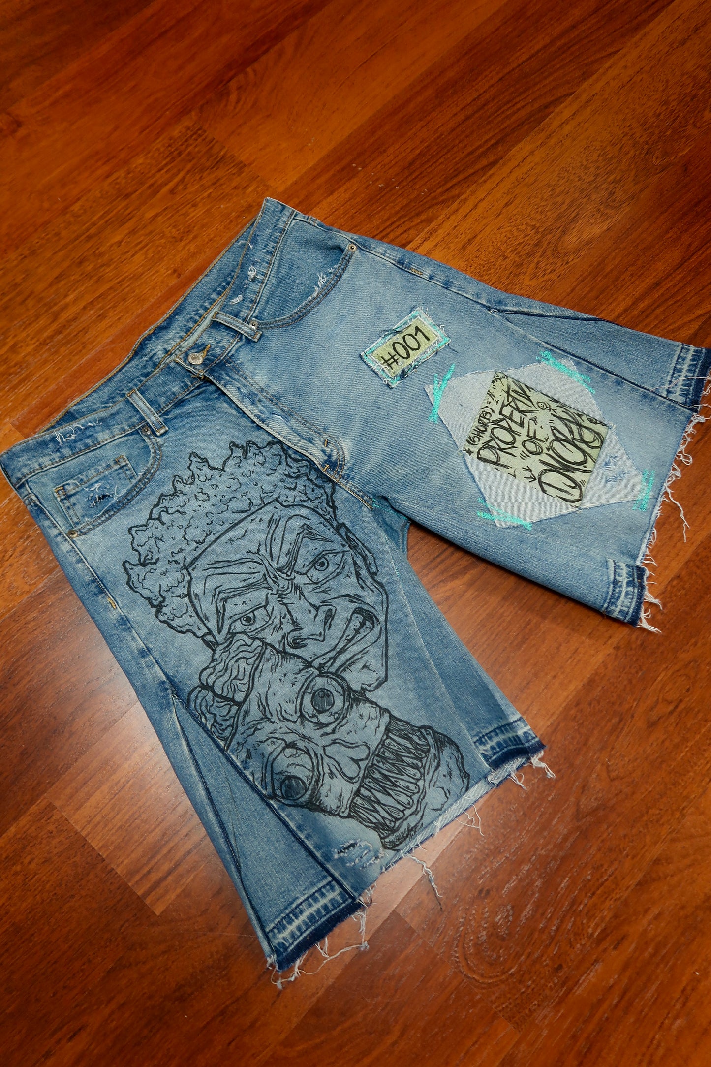 FACES JORTS (LIGHT WASH)